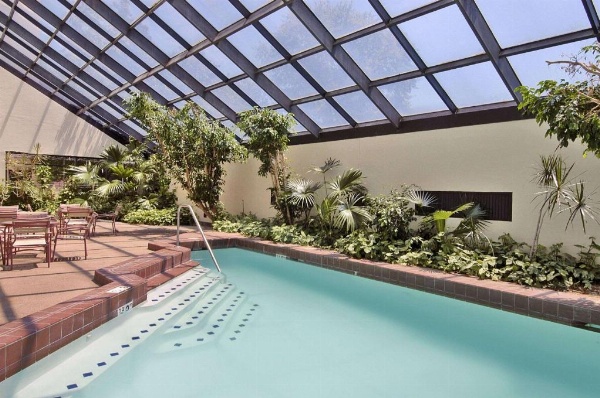 Ramada by Wyndham Augusta Downtown Hotel & Conference Center image 2